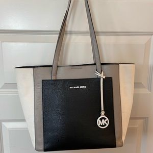 Michael Kors Tote